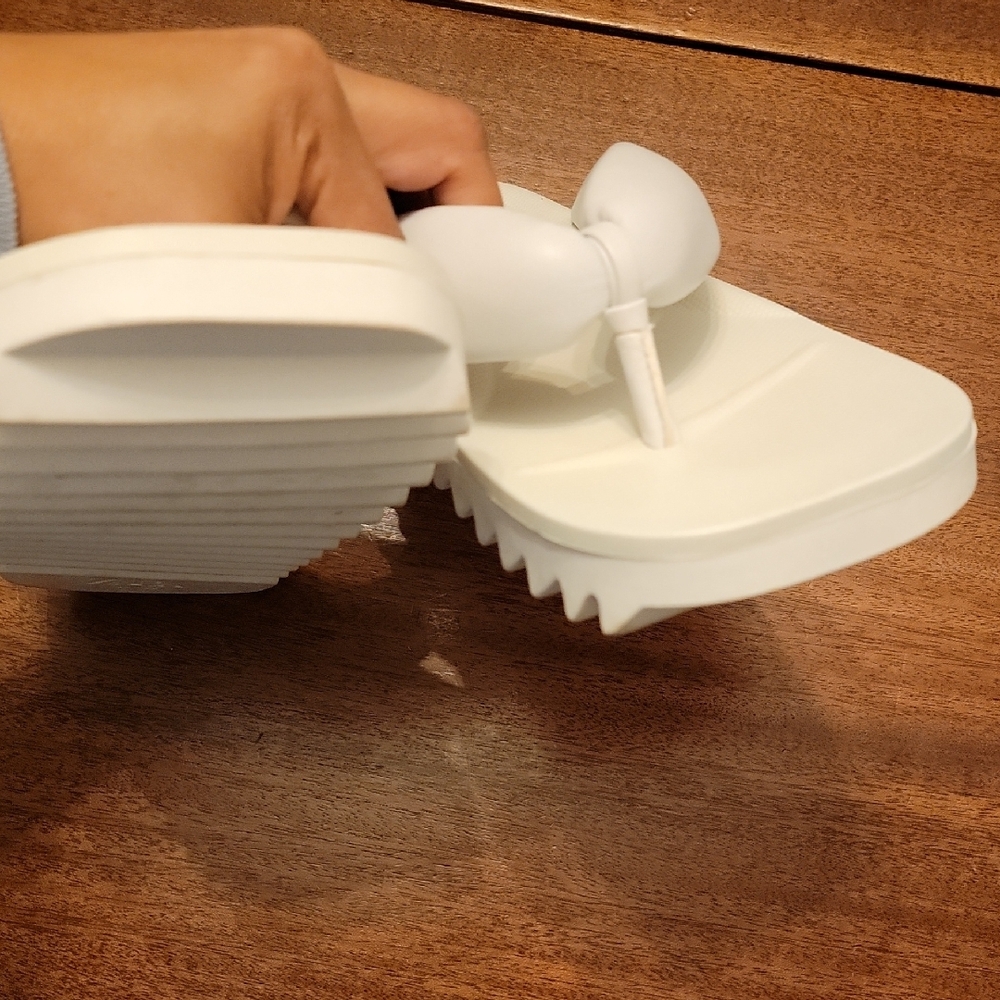 Zara Classic White Sandals - Picture 5 of 6